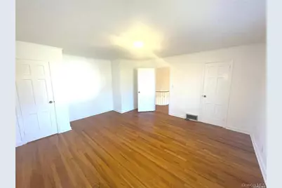 106 Trumbull Road, Manhasset, NY 11030 - Photo 19