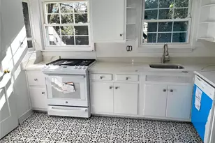 106 Trumbull Rd, Manhasset, NY 11030 - Photo 13