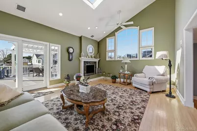 133 Thornwood Road, Massapequa Park, NY 11762 - Photo 7