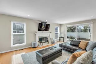 18 Daisy Ct, Farmingdale, NY 11735 - Photo 15