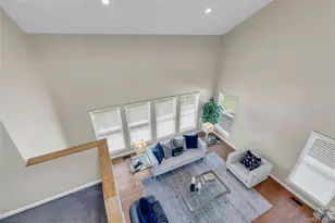 18 Daisy Ct, Farmingdale, NY 11735 - Photo 9