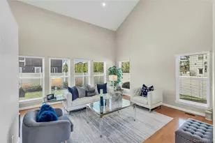 18 Daisy Ct, Farmingdale, NY 11735 - Photo 7