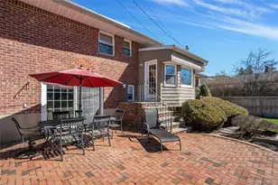 37 Winthrop Rd, Plainview, NY 11803 - Photo 23