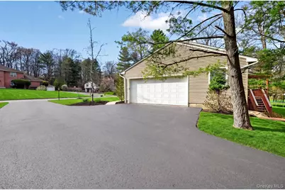 6 Amanda Court, Airmont, NY 10952 - Photo 3