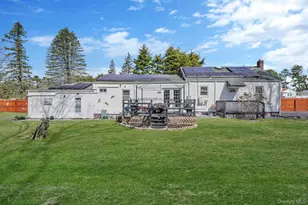 8 Evergreen Ave, Brentwood, NY 11717 - Photo 5