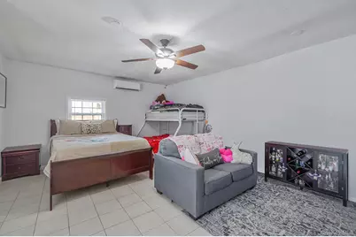 8 Evergreen Avenue, Brentwood, NY 11717 - Photo 37