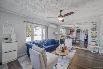 8 Evergreen Avenue, Brentwood, NY 11717 - Photo 13