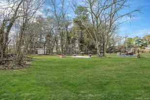 8 Evergreen Ave, Brentwood, NY 11717 - Photo 9