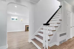 462 Morris Ave, Rockville Centre, NY 11570 - Photo 3