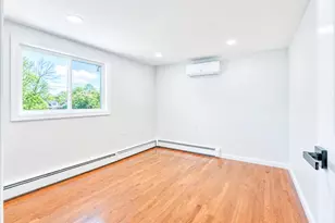 61 Cheshire Rd, Bethpage, NY 11714 - Photo 13