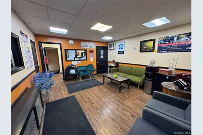 226-02 Jamaica Avenue, Floral Park, NY 11001 - Photo 7