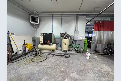 226-02 Jamaica Avenue, Floral Park, NY 11001 - Photo 11