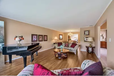 98 Larch Drive, Manhasset Hills, NY 11040 - Photo 9