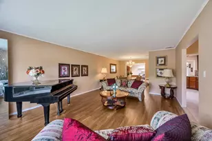 98 Larch Dr, Manhasset Hills, NY 11040 - Photo 9