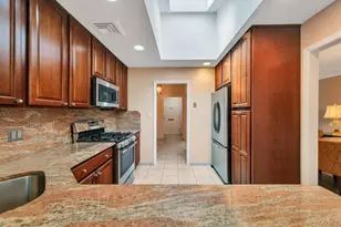 98 Larch Dr, Manhasset Hills, NY 11040 - Photo 13