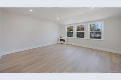 17 Riverside Street, Amityville, NY 11701 - Photo 19