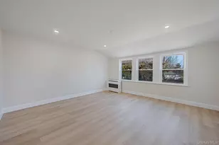 17 Riverside St, Amityville, NY 11701 - Photo 19