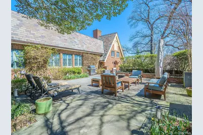 155 Estate Court, Roslyn Heights, NY 11577 - Photo 39