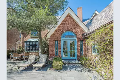 155 Estate Court, Roslyn Heights, NY 11577 - Photo 35