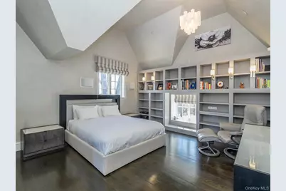 155 Estate Court, Roslyn Heights, NY 11577 - Photo 29