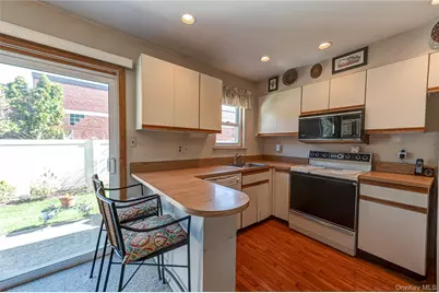 195 N Centre Avenue #25, Rockville Centre, NY 11570 - Photo 9