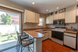 195 N Centre Ave, Rockville Centre, NY 11570 - Photo 9