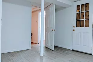 70-37 72nd Pl, Glendale, NY 11385 - Photo 9