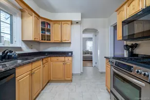 107 Acorn Wy, Malverne, NY 11565 - Photo 9