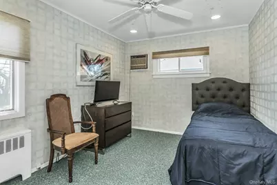 59 Jamaica Avenue, Plainview, NY 11803 - Photo 17