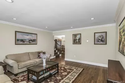 59 Jamaica Avenue, Plainview, NY 11803 - Photo 3