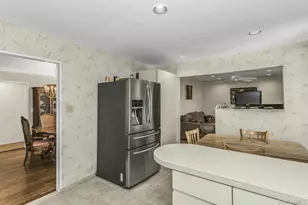 59 Jamaica Ave, Plainview, NY 11803 - Photo 13