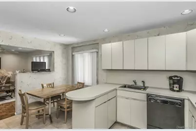 59 Jamaica Avenue, Plainview, NY 11803 - Photo 11