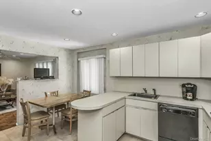 59 Jamaica Ave, Plainview, NY 11803 - Photo 11