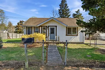 10 Howe Street, Huntington Station, NY 11746 - Photo 3