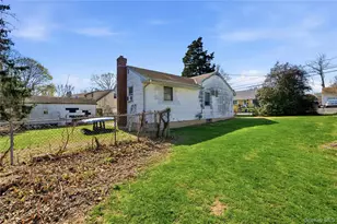 10 Howe St, Huntington Station, NY 11746 - Photo 9