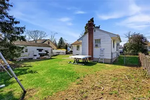 10 Howe St, Huntington Station, NY 11746 - Photo 7