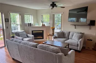 131 Elmcrest Dr, Fishkill, NY 12524 - Photo 11