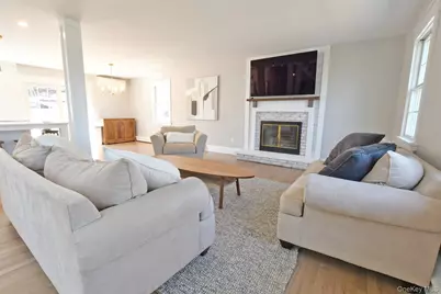 102 Longfellow Lane, Port Jefferson, NY 11777 - Photo 9