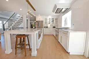 102 Longfellow Ln, Port Jefferson, NY 11777 - Photo 11