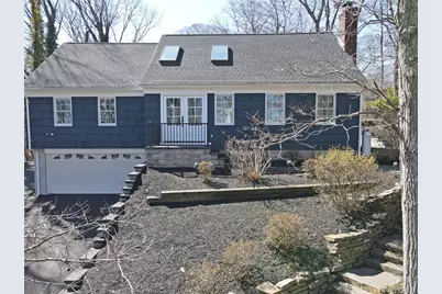 102 Longfellow Lane, Port Jefferson, NY 11777 - Photo 3