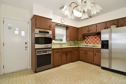 34 Deshon Avenue, Bronxville, NY 10708 - Photo 9