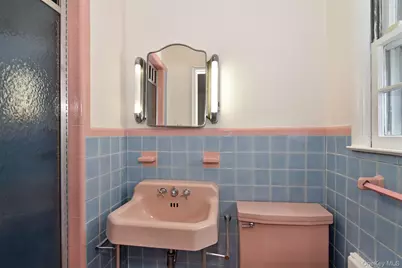 34 Deshon Avenue, Bronxville, NY 10708 - Photo 15