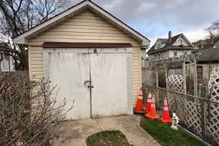 104-09 189th St, Saint Albans, NY 11412 - Photo 3