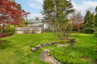 127 Beverly Road, Douglaston, NY 11363 - Photo 17