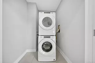 100 Garvies Point Rd, Glen Cove, NY 11542 - Photo 29