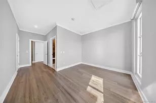 100 Garvies Point Rd, Glen Cove, NY 11542 - Photo 21