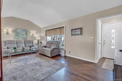 421 Grand Boulevard, Massapequa Park, NY 11762 - Photo 5