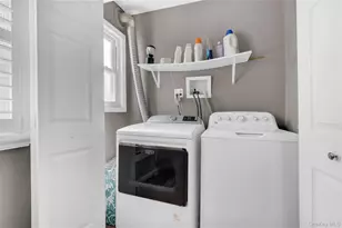 421 Grand Blvd, Massapequa Park, NY 11762 - Photo 23