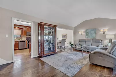 421 Grand Boulevard, Massapequa Park, NY 11762 - Photo 3