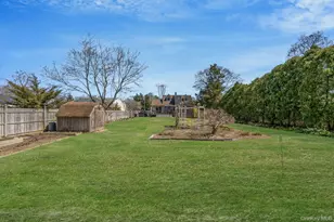 842 Greenlawn Ave, Islip Terrace, NY 11752 - Photo 35